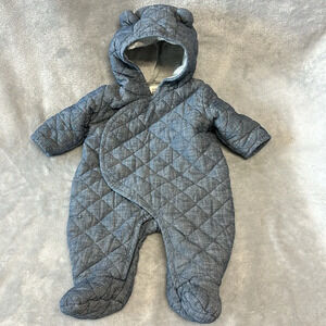 GAP - Snap closing newborn baby insulated bunting bag. Size 0-3 months